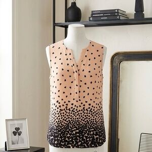 Ann Taylor| Cream & Black Sleeveless V-Neck Buttoned Blouse w/Clover Print Sz L